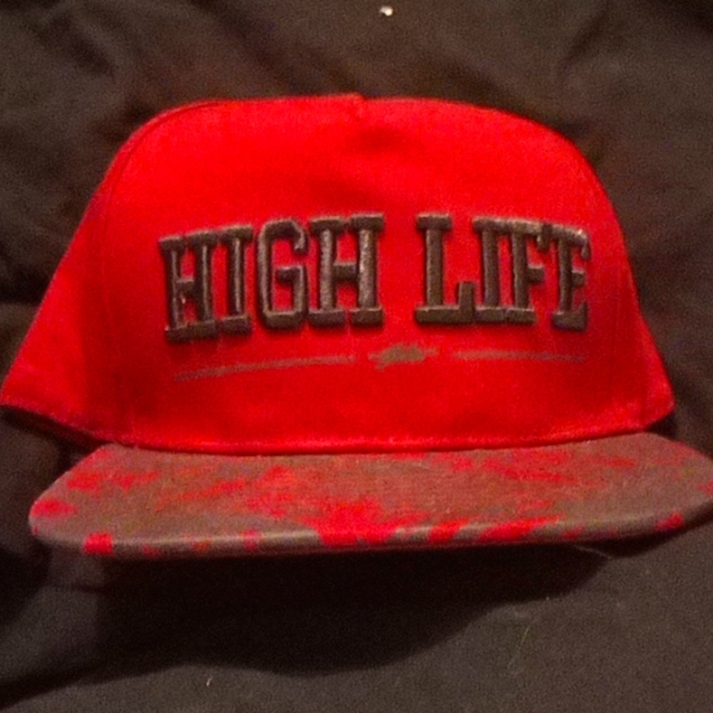 Snap back hat